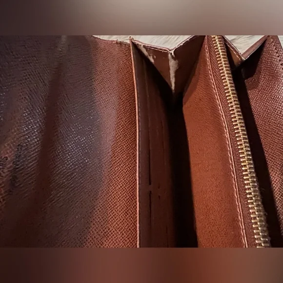 Authentic Louis Vuitton LV Monogram Sarah Long Wallet - Picture 8 of 9